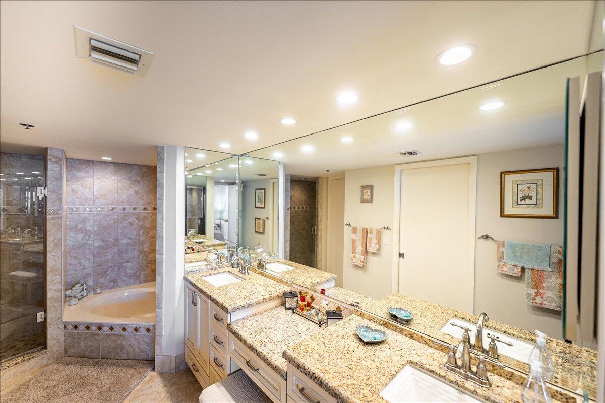 MIRAMAR ROYALE - Residential