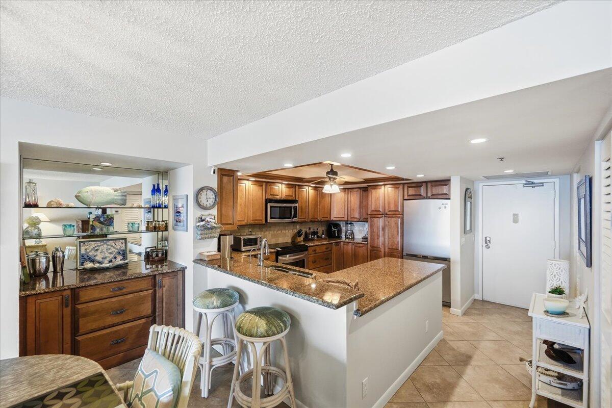 MIRAMAR ROYALE - Residential