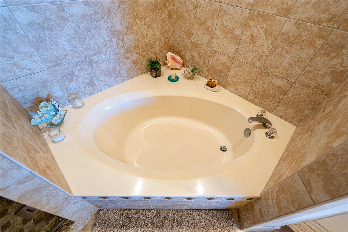 MIRAMAR ROYALE - Residential