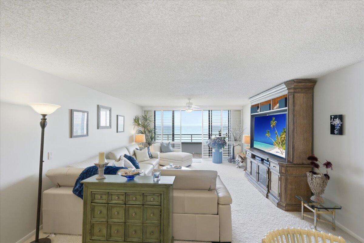 MIRAMAR ROYALE - Residential