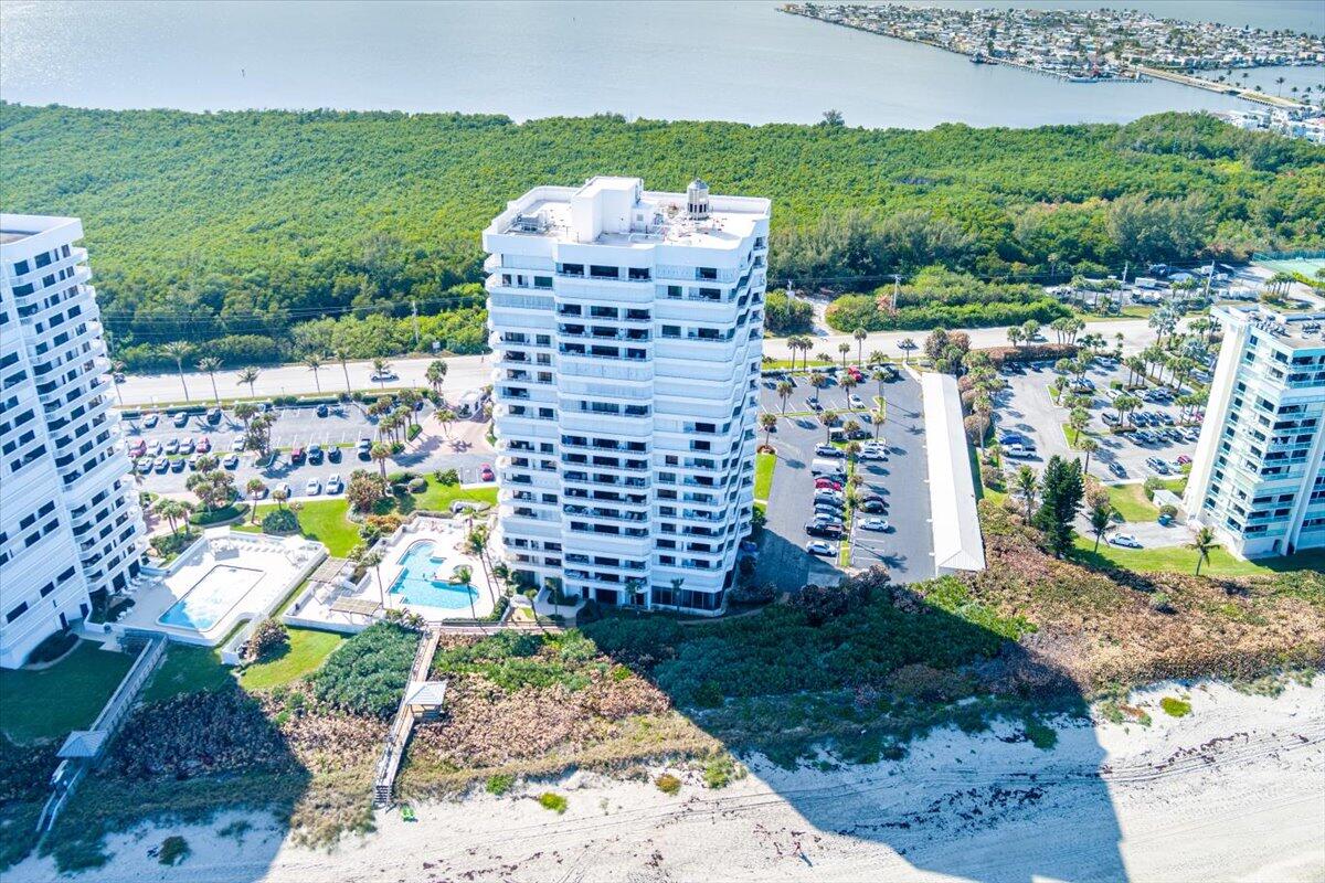 MIRAMAR ROYALE - Residential