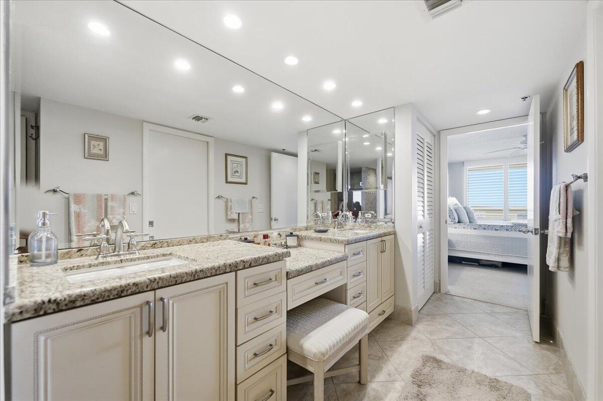 MIRAMAR ROYALE - Residential