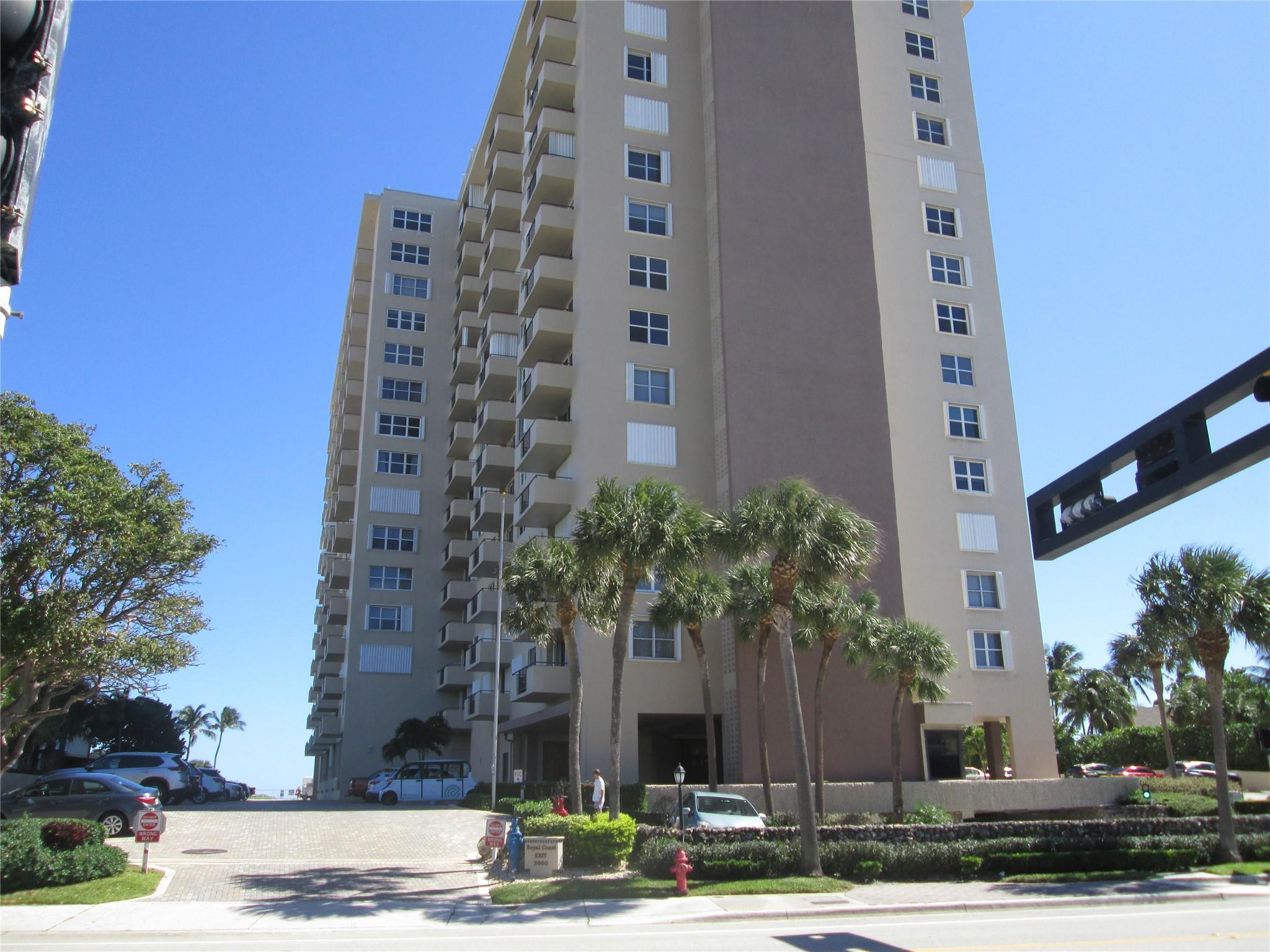Super nice 2/2 seasonal condo rental in popular Royal Coast only steps from the sand or pool with a fantastic direct ocean view from your private balcony literally next door to famous Sea Watch restaurant and minutes to Publix, CVS, and the entertainment/shopping/dining area of lovely Lauderdale-by-the-Sea. A beautiful pool, deck and BBQ area are at your disposal. This sparklingly clean unit offers a split bedroom design with a large master and walk-in closet. Four month minimum per owner at $5000 plus 13% tourist tax monthly paid to owner. Preferred tenancy of six months available at $4400 with NO tourist tax. Annual lease available for $4200 monthly. A great deal for a winter getaway.
