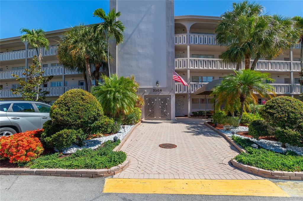 Beautiful 2BR/2BA condo in gated golf community! Features new wood-look tile throughout, new washer/dryer, and bright interior with pool and garden views. Located in 55+ WYNMOOR with 24/7 security and top-tier amenities: golf, tennis, pickleball, fitness center, pools, theatre, restaurant, clubs, classes, and more. Enjoy an active lifestyle close to shopping, highways, and dining!