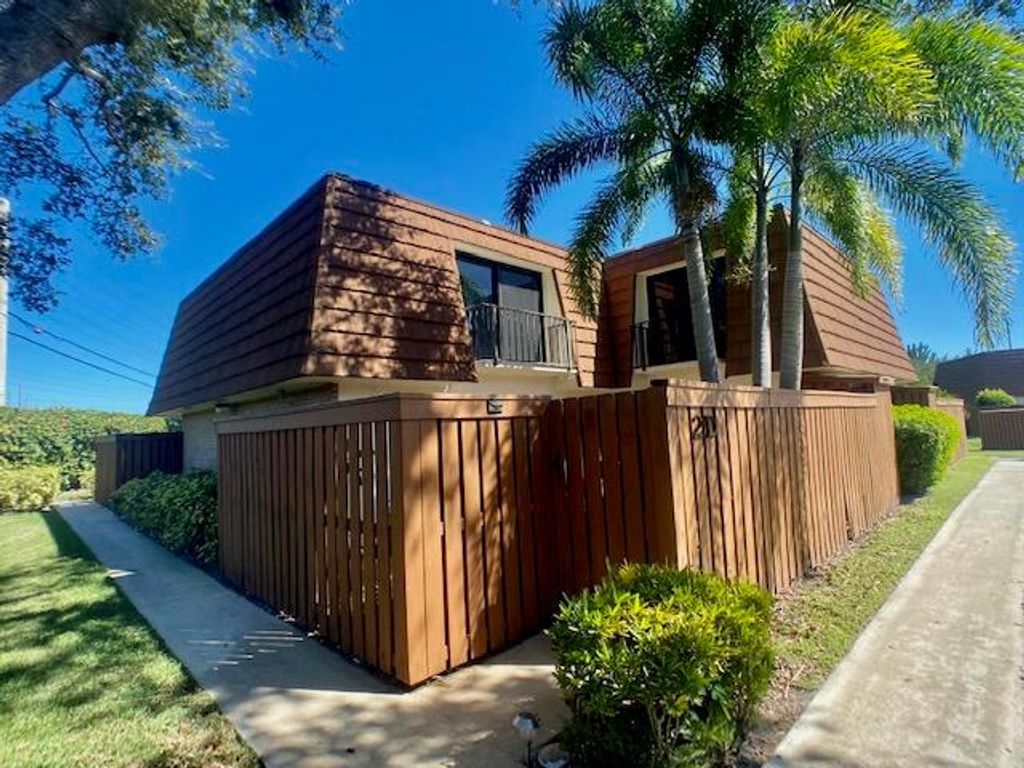 Photo of 3900 County Line Road #2d, Tequesta, FL 33469 (MLS # R10930011)