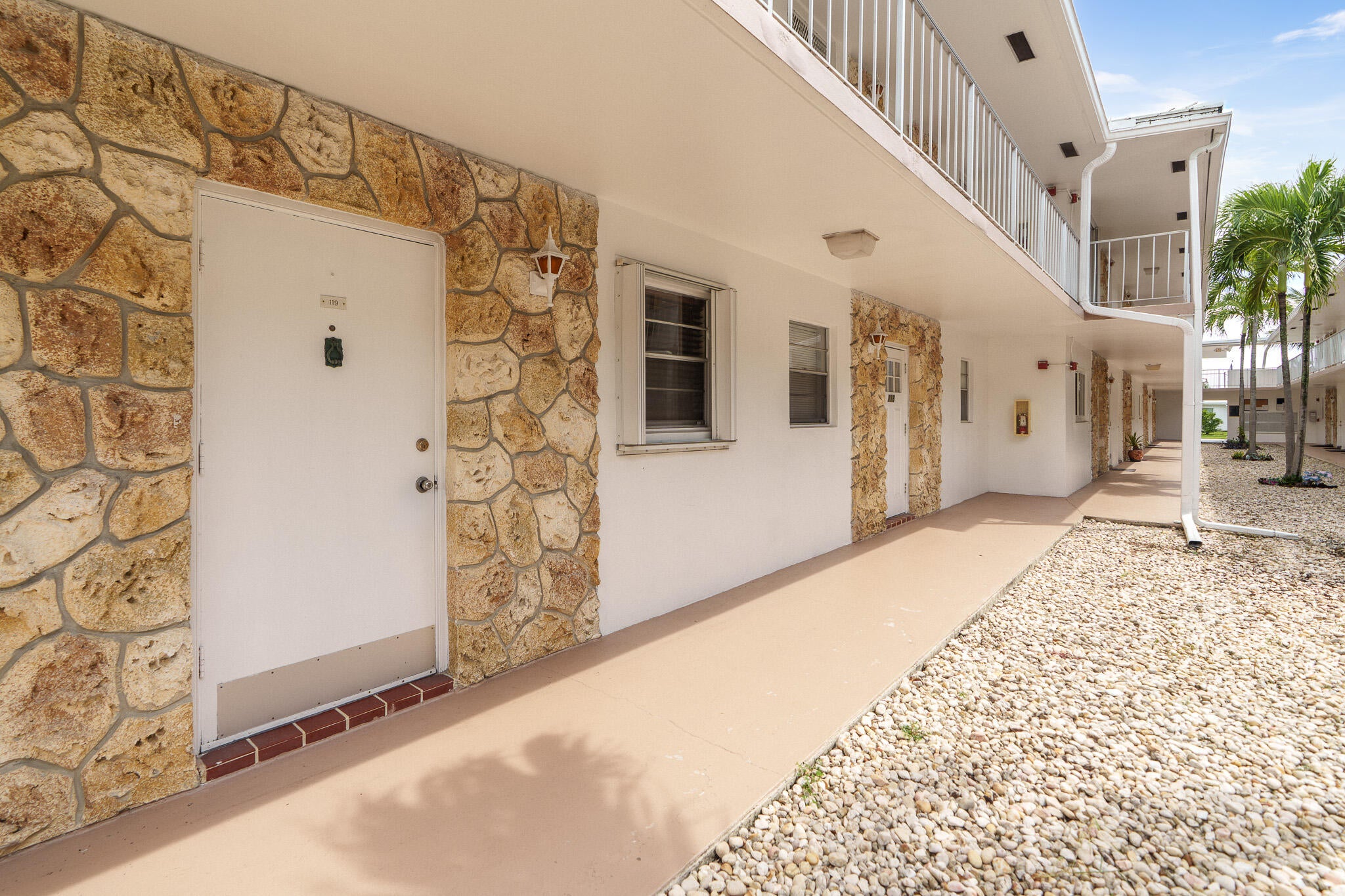 2525 W GOLF Boulevard 119