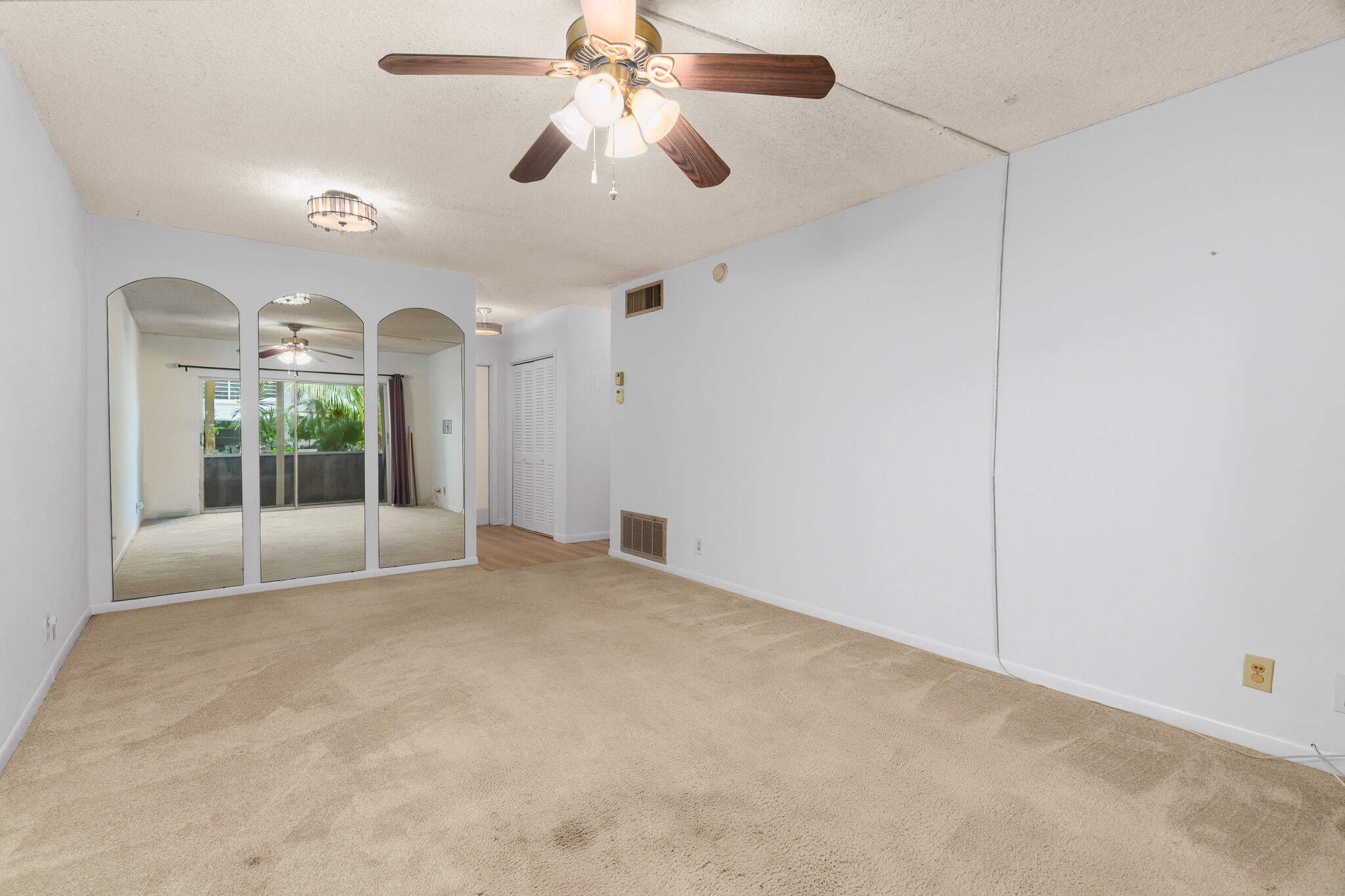 2525 W GOLF Boulevard 119