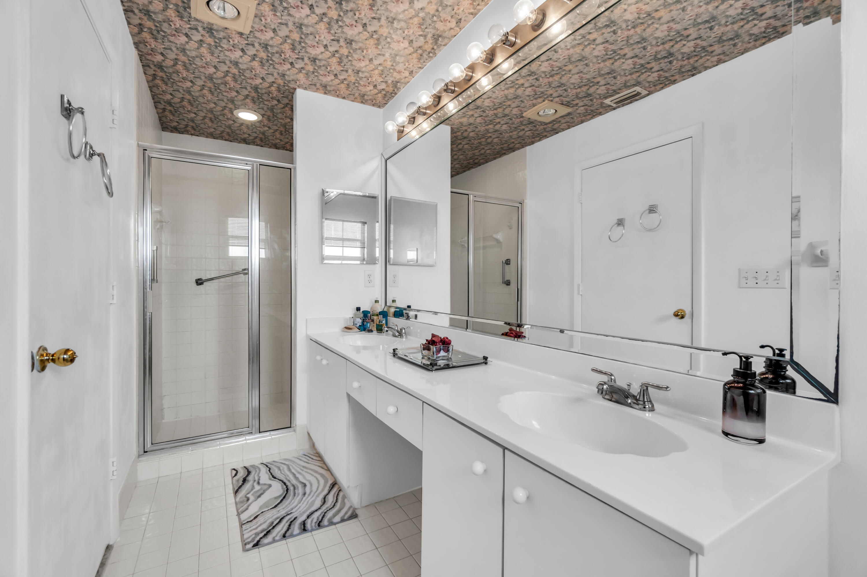 EMERALD POINTE - Residential
