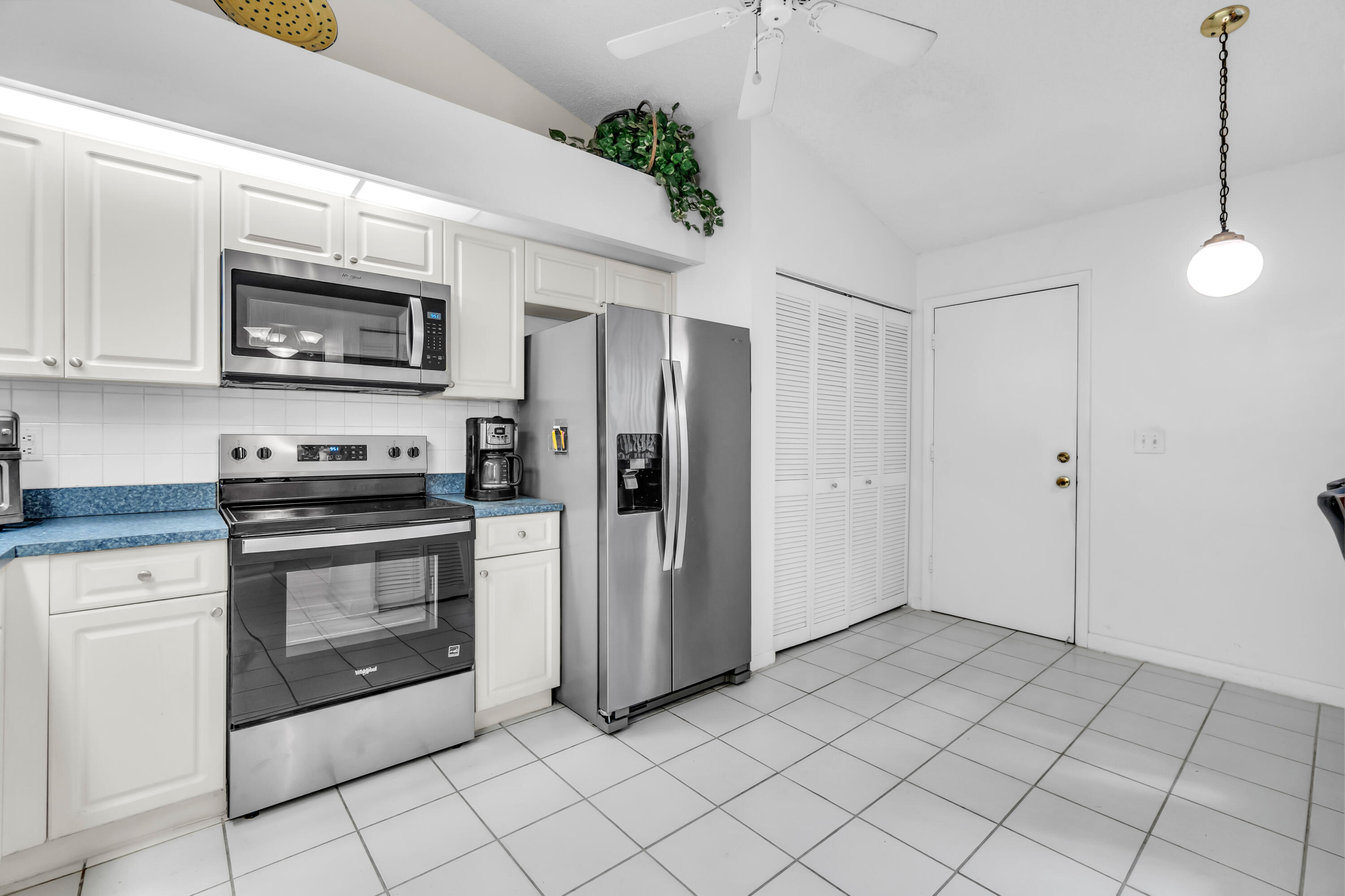 EMERALD POINTE - Residential