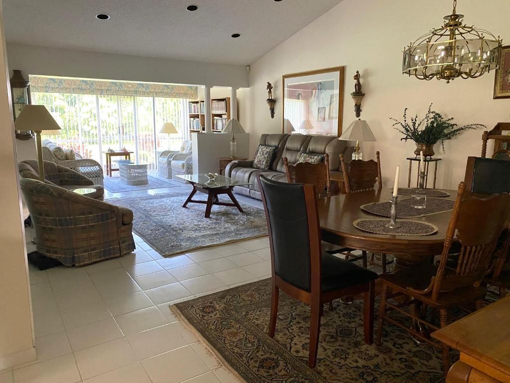 EMERALD POINTE - Residential