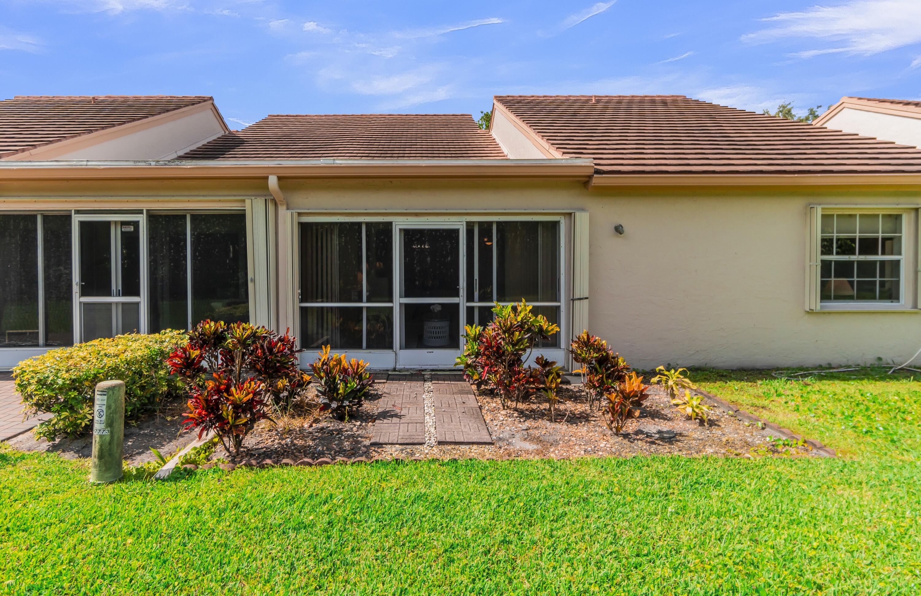 EMERALD POINTE - Residential