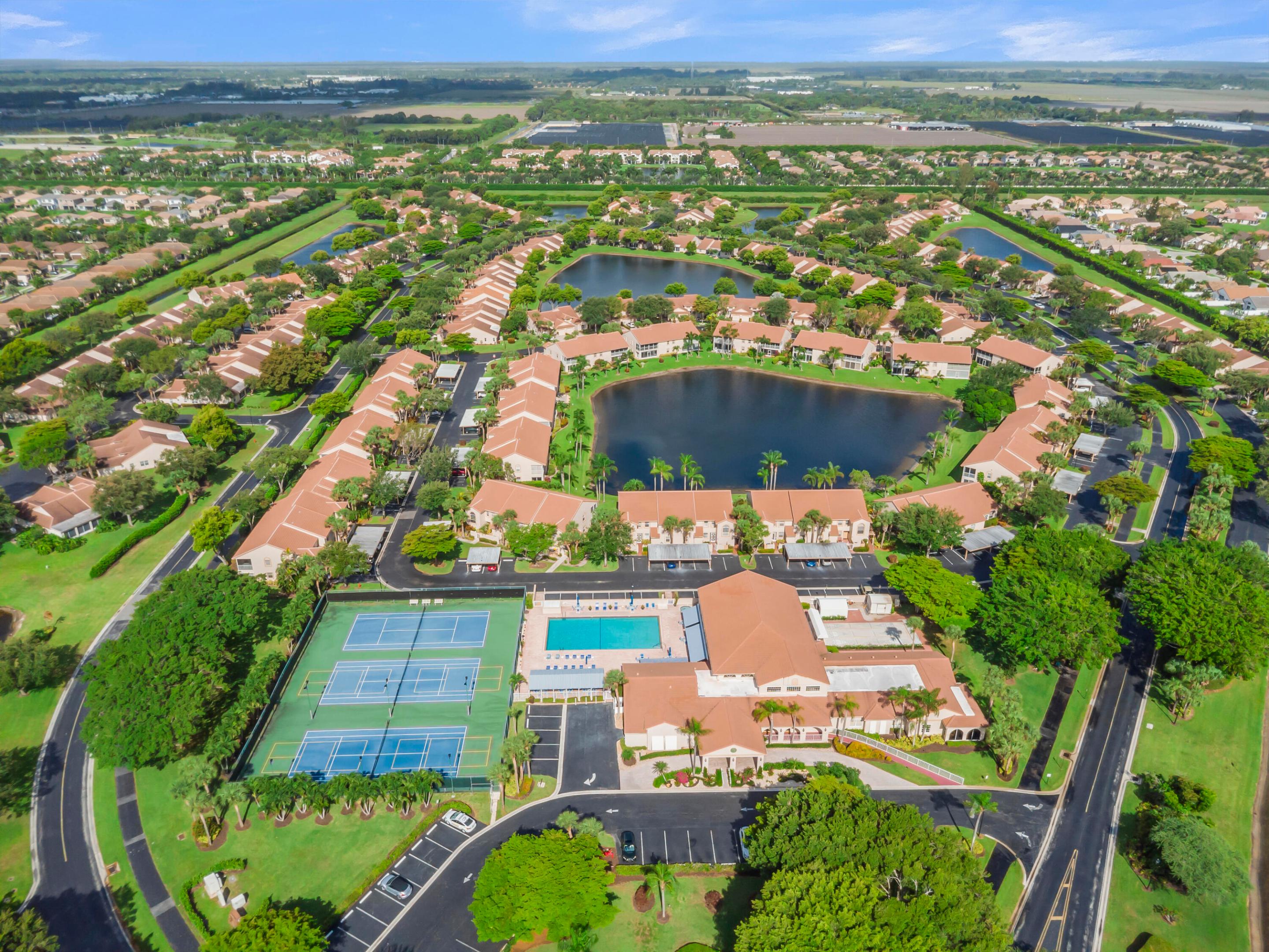 EMERALD POINTE - Residential