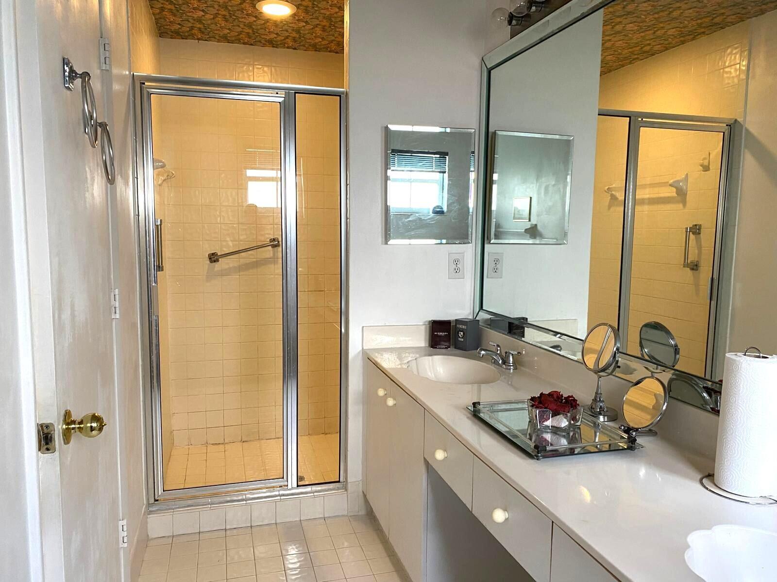 EMERALD POINTE - Residential