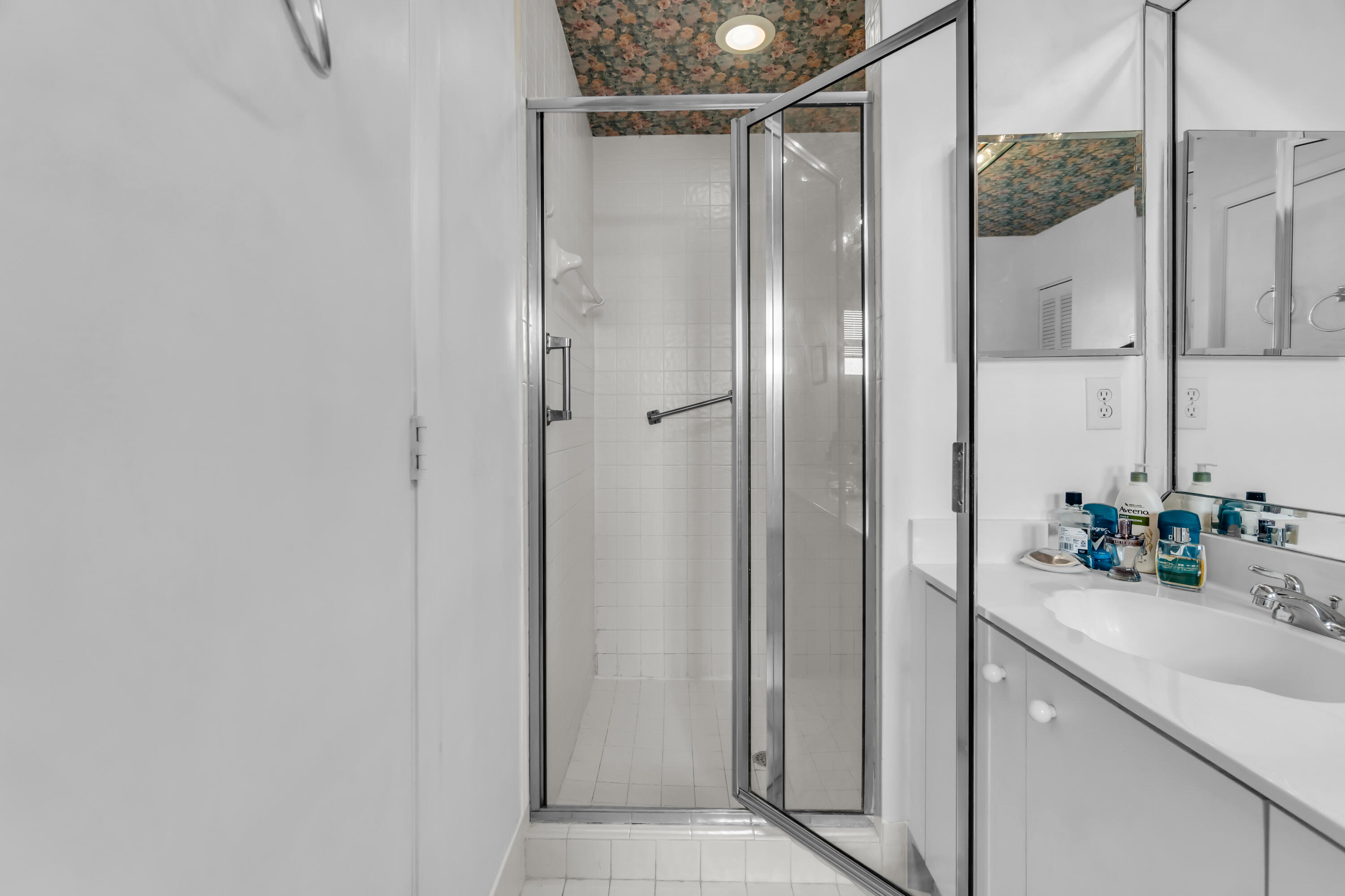 EMERALD POINTE - Residential