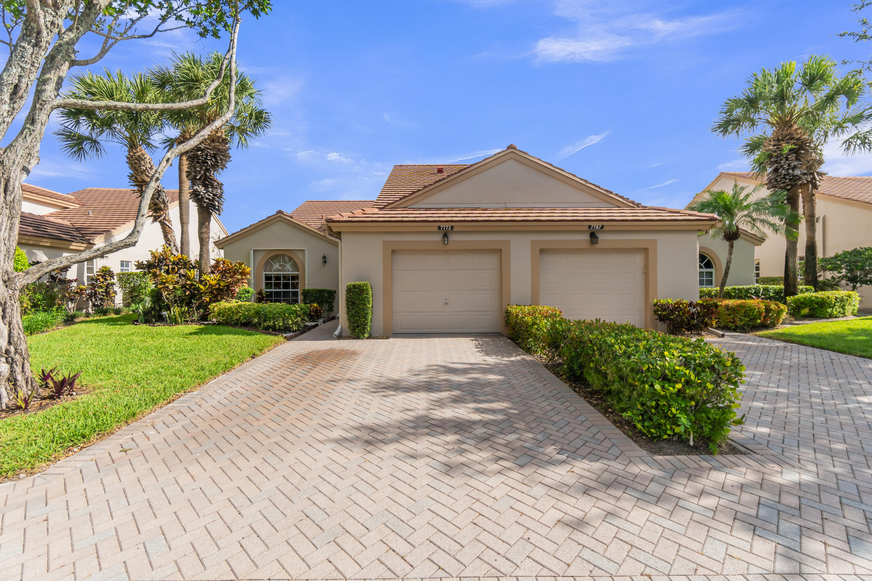 EMERALD POINTE - Residential