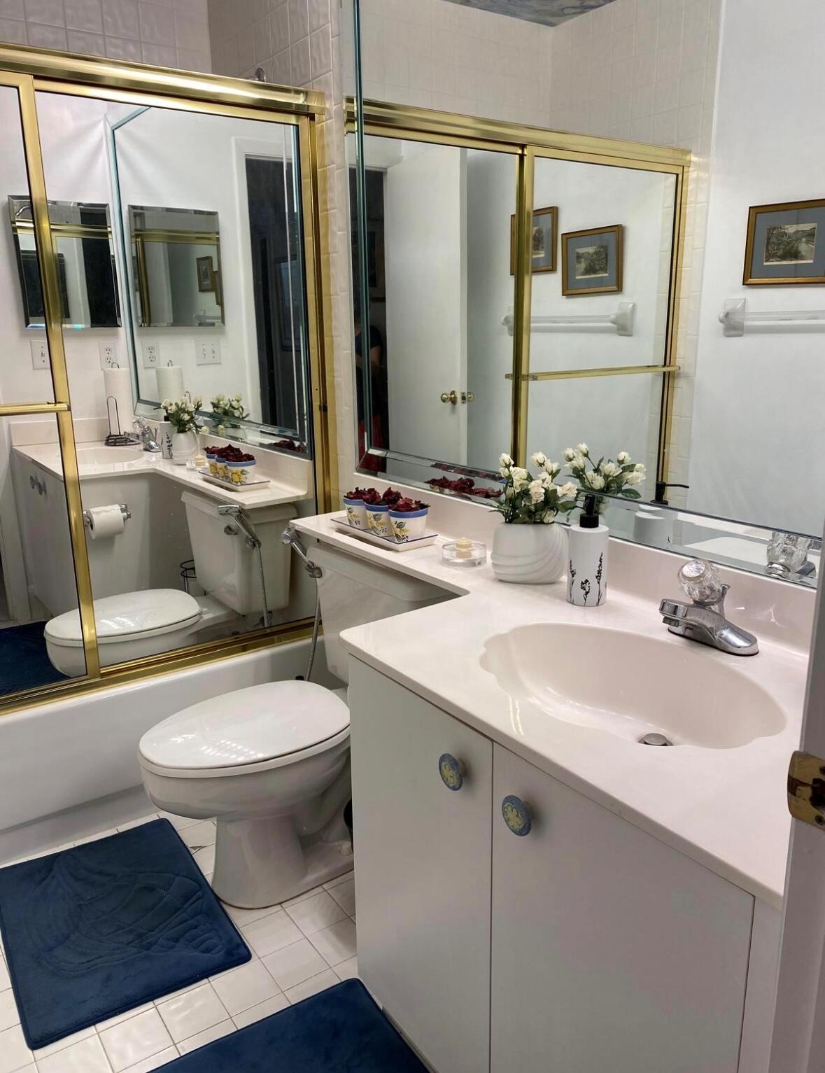 EMERALD POINTE - Residential