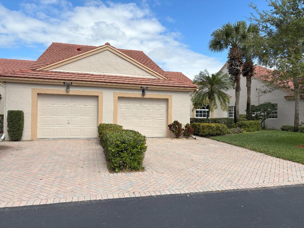 EMERALD POINTE - Residential