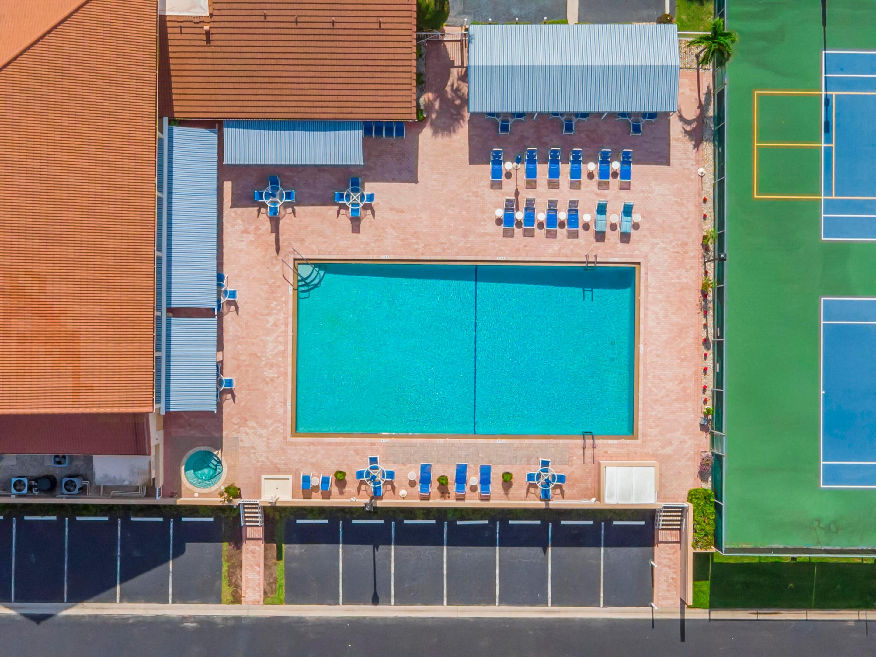 EMERALD POINTE - Residential