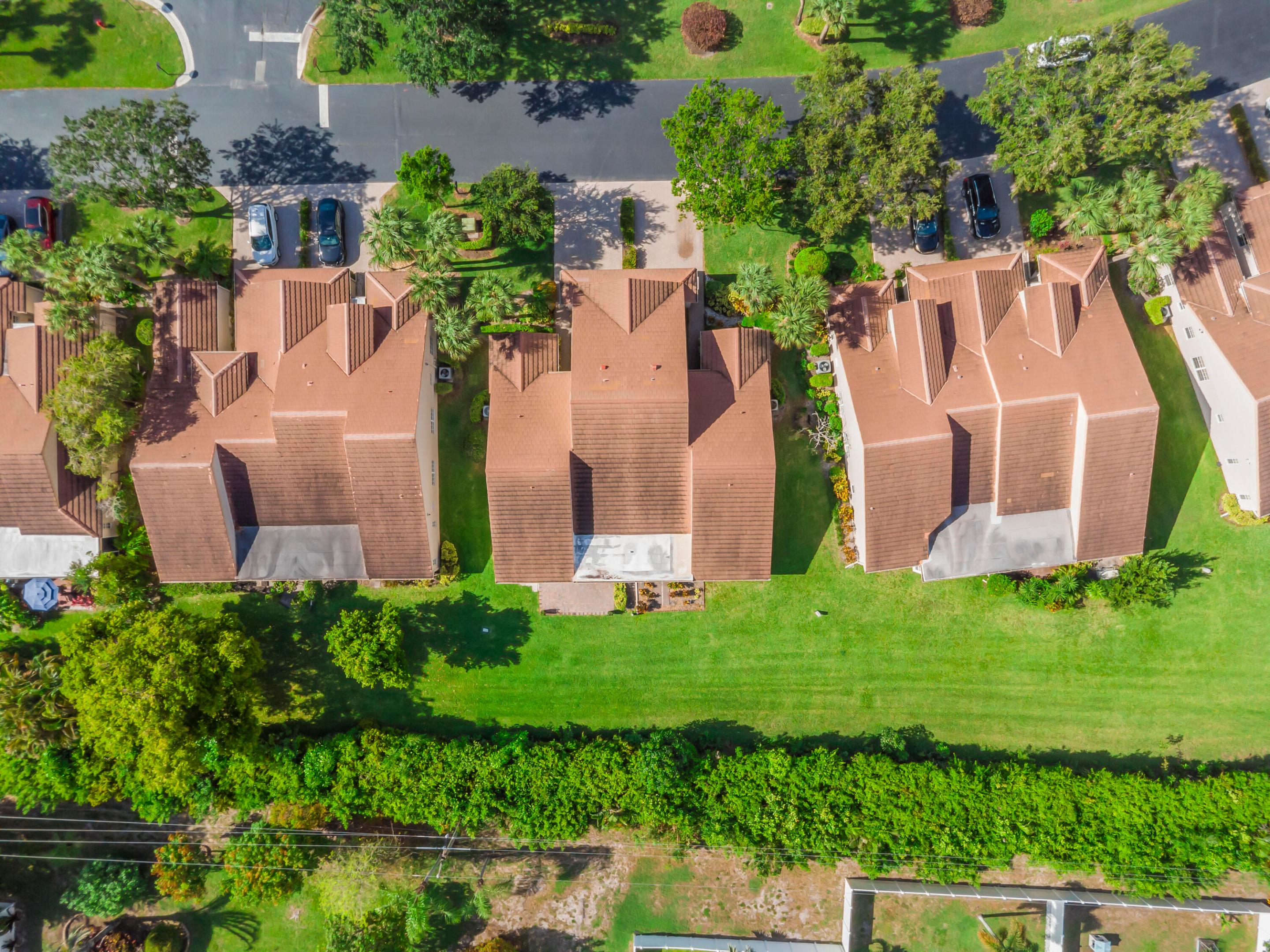 EMERALD POINTE - Residential
