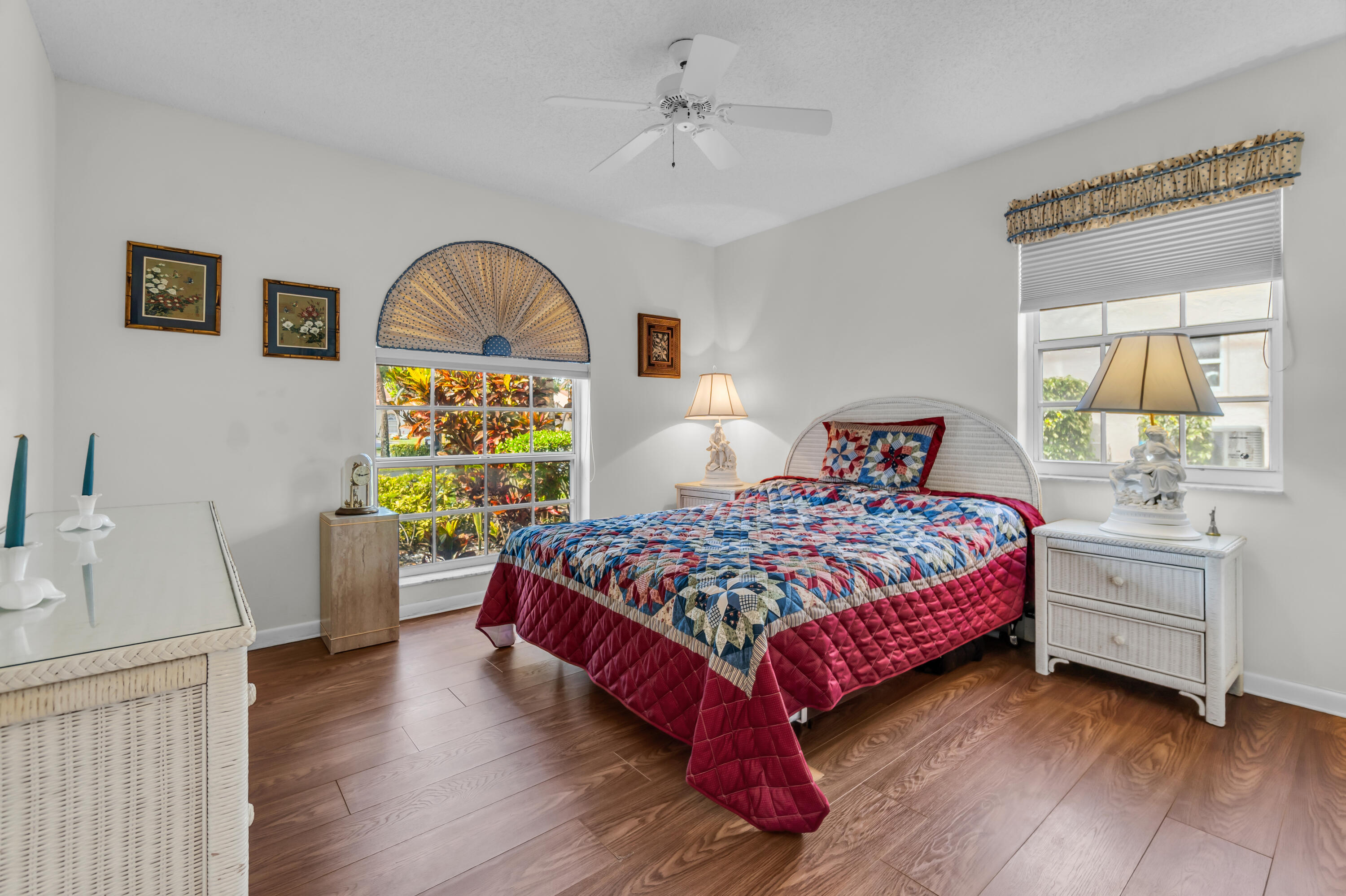 EMERALD POINTE - Residential