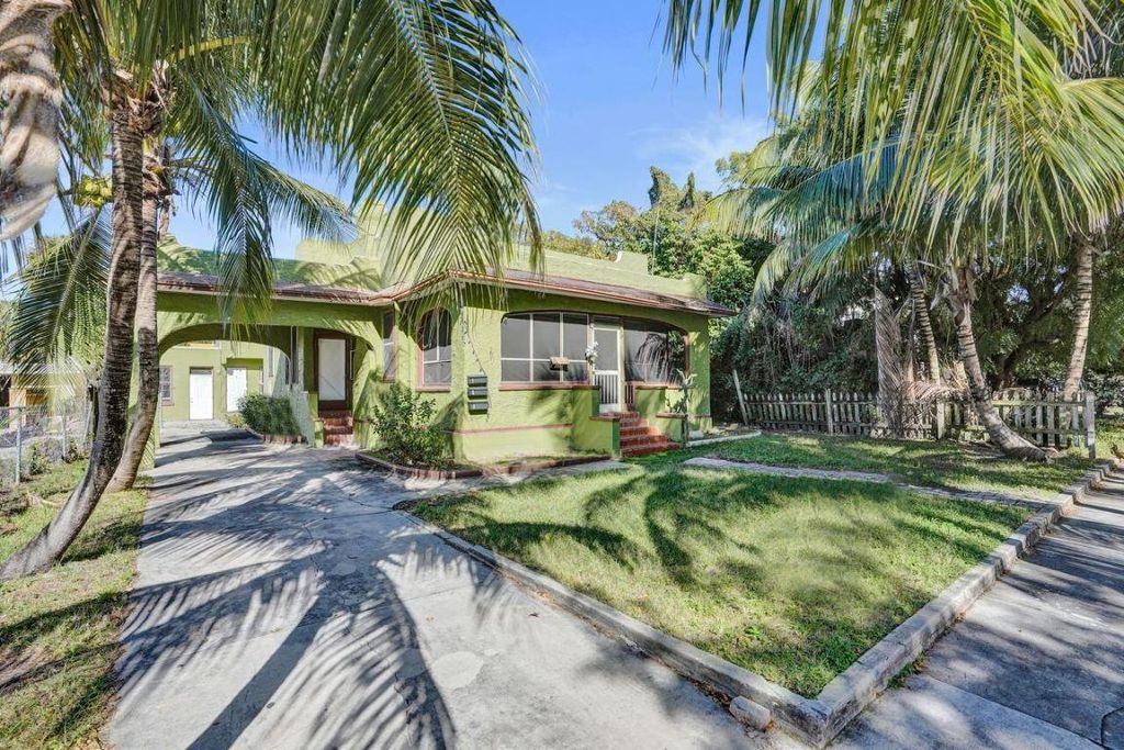 Photo of 627 30th Street, West Palm Beach, FL 33407 (MLS # R11153262)