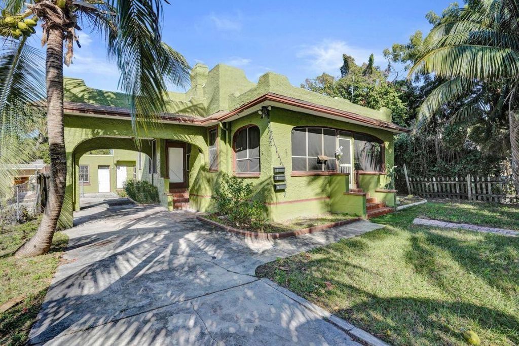 Photo of 627 30th Street, West Palm Beach, FL 33407 (MLS # R11153262)