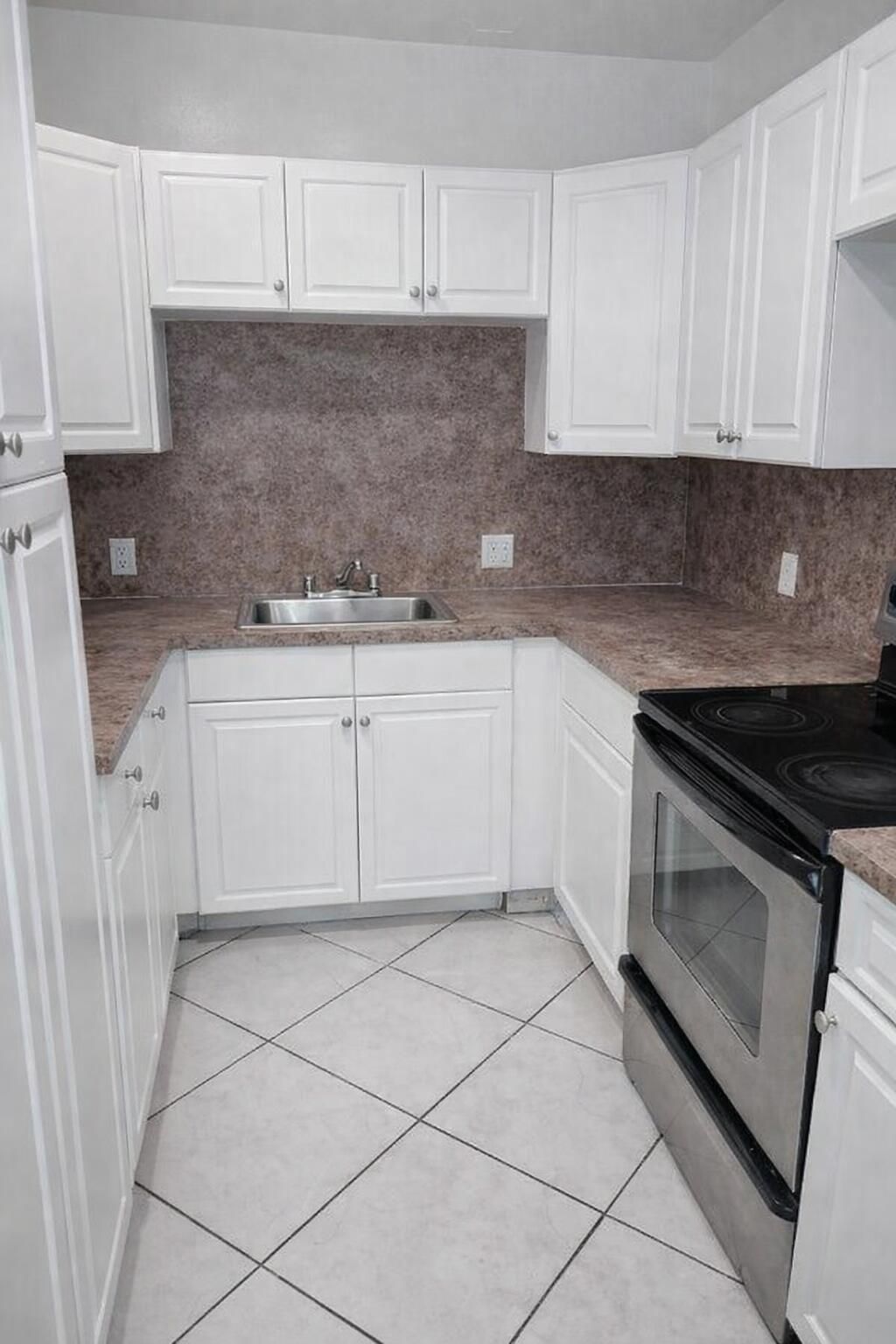 Photo of 2512 NW 9th Court, Fort Lauderdale, FL 33311 (MLS # B26011525)