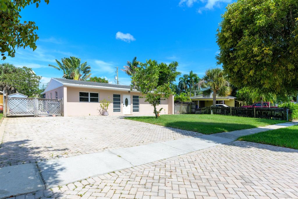 Photo of 9154 Bloomfield Drive, Palm Beach Gardens, FL 33410 (MLS # R10903286)