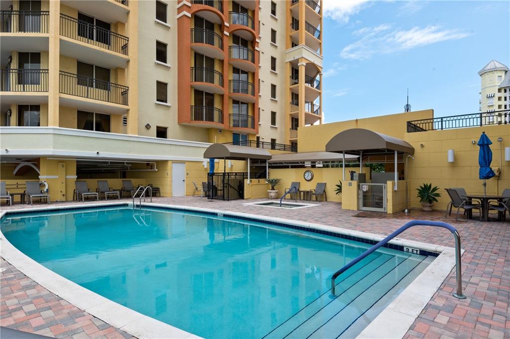 Vue Condo - Residential