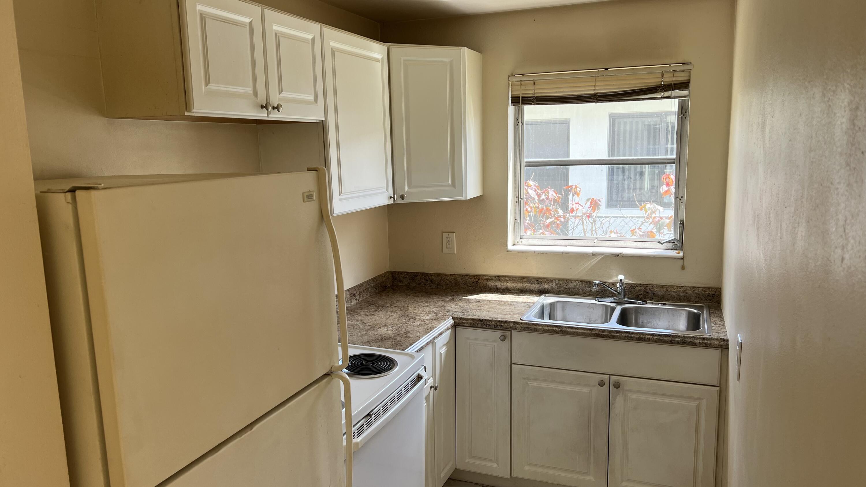 390 SW 27th Terrace 1-3