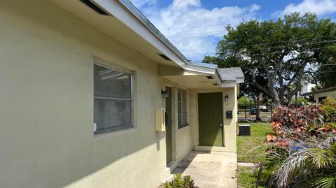 390 SW 27th Terrace 1-3 Fort Lauderdale FL 33312