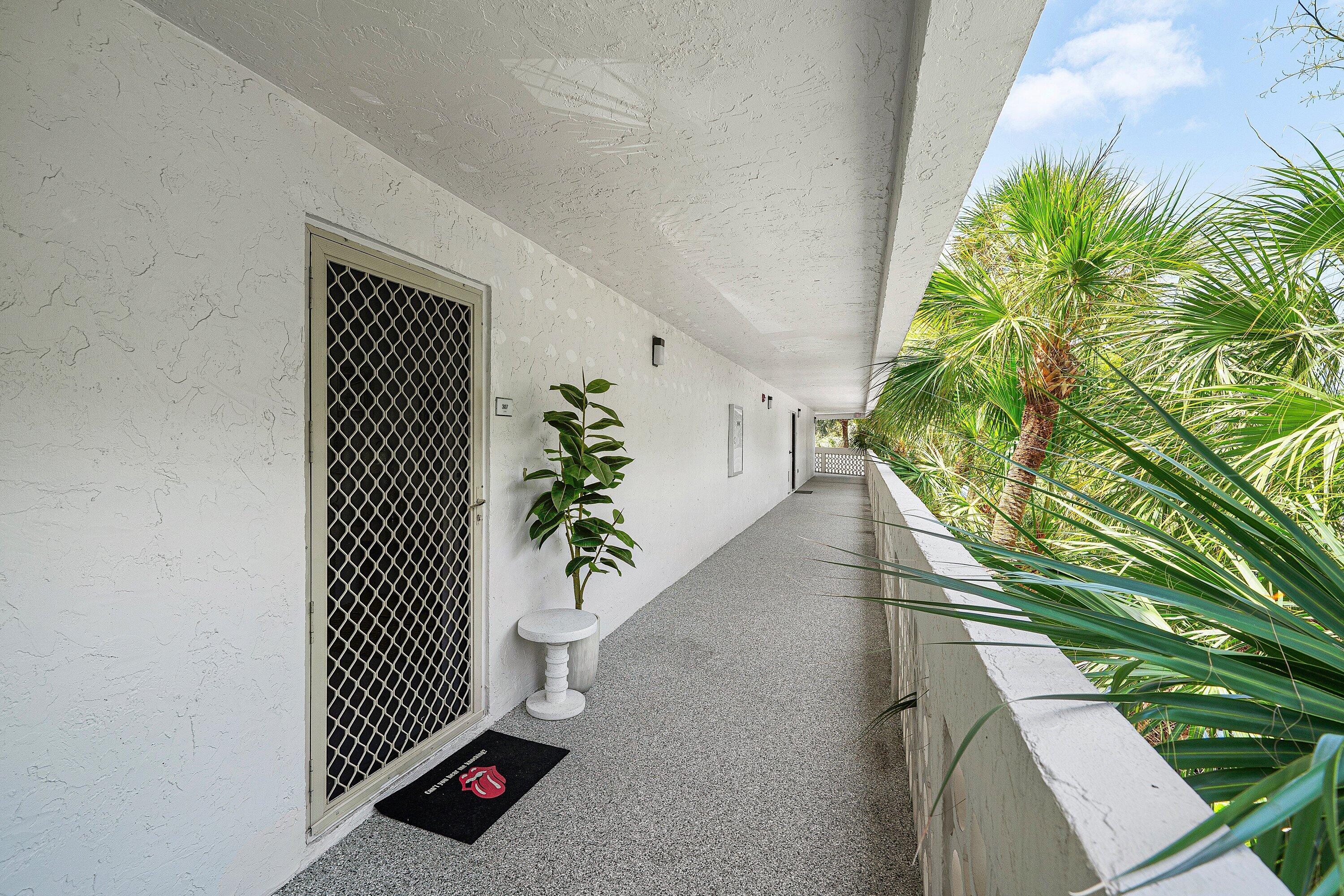 800 Jeffery Street 307, Boca Raton FL 33487