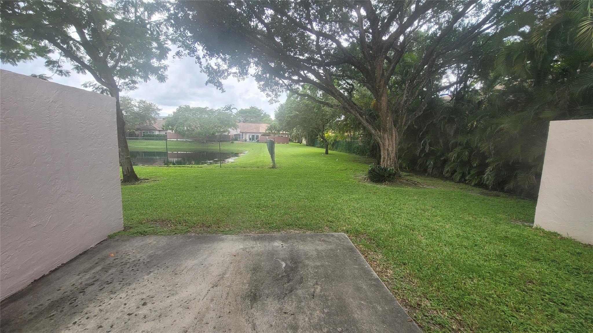 WATERSIDE VILLAS - Residential