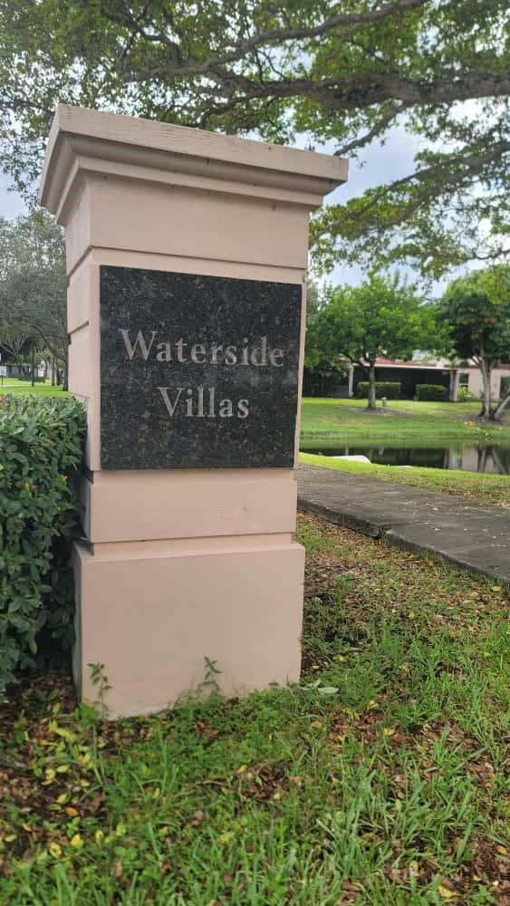 WATERSIDE VILLAS - Residential