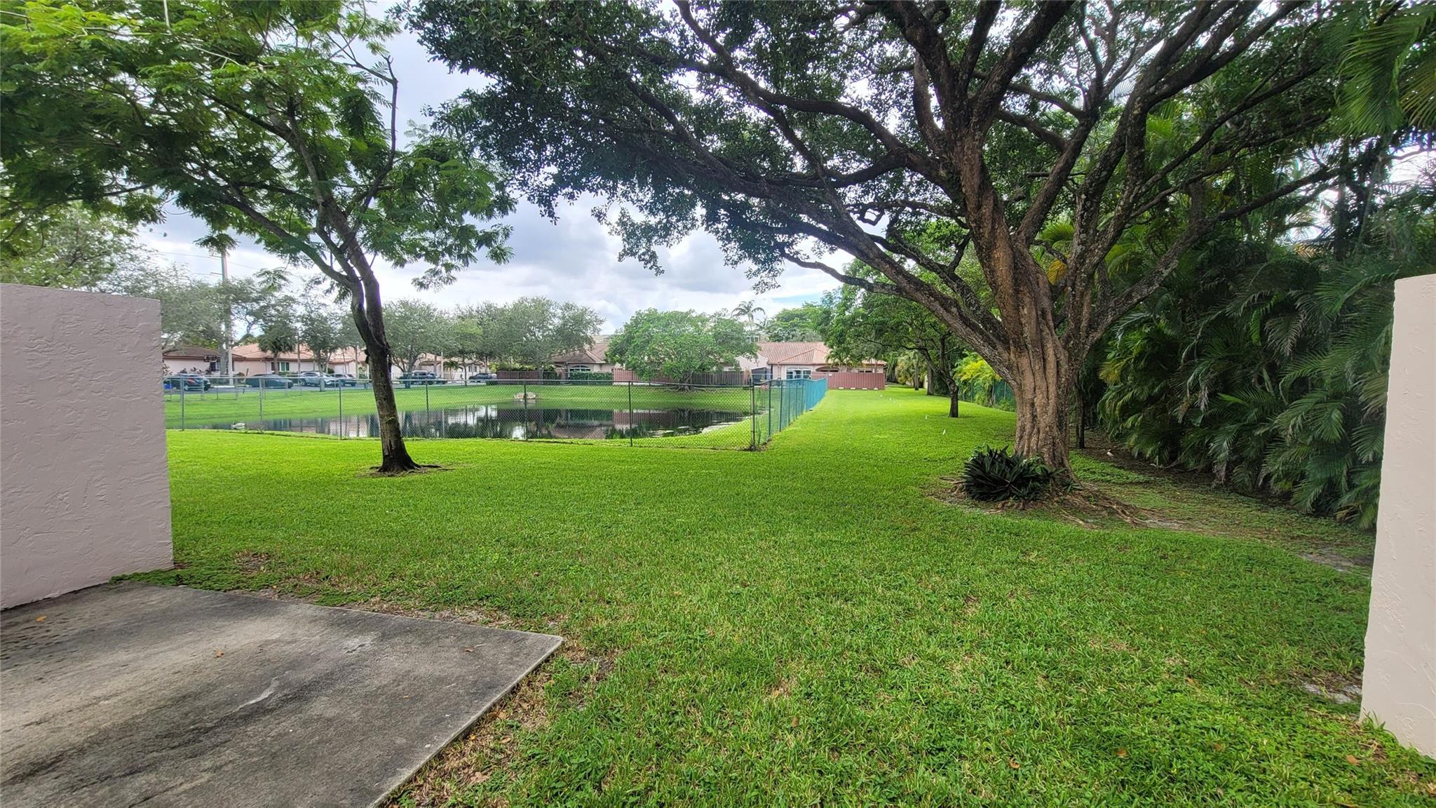 WATERSIDE VILLAS - Residential