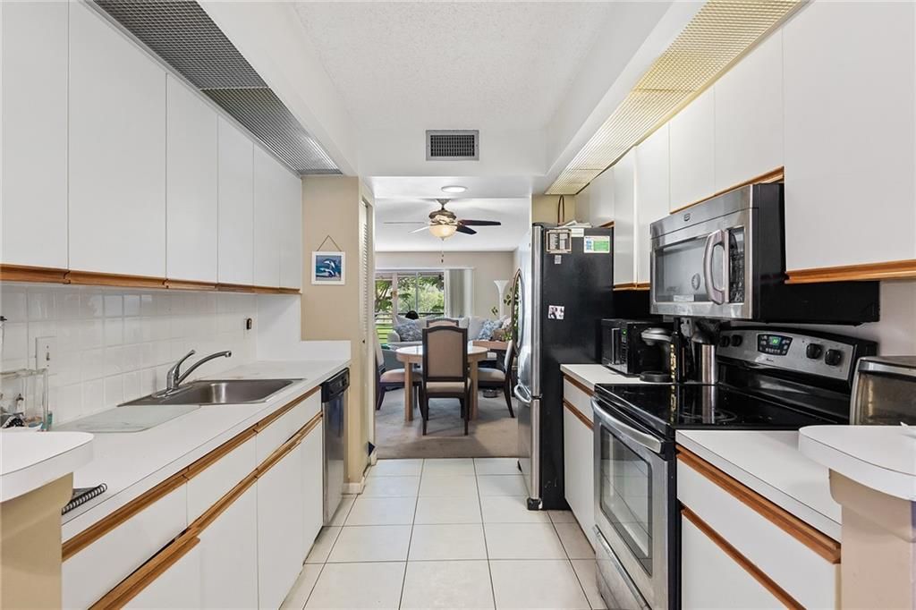 Photo of 1605 Abaco Dr #F2, Coconut Creek, FL 33066 (MLS # F10331930)