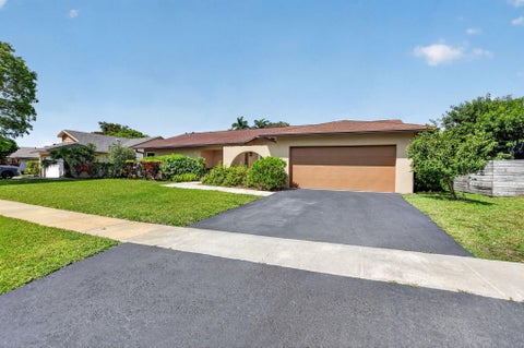 Tiny photo for 20876 Sugarloaf Lane, Boca Raton, FL 33428 (MLS # B26022662)