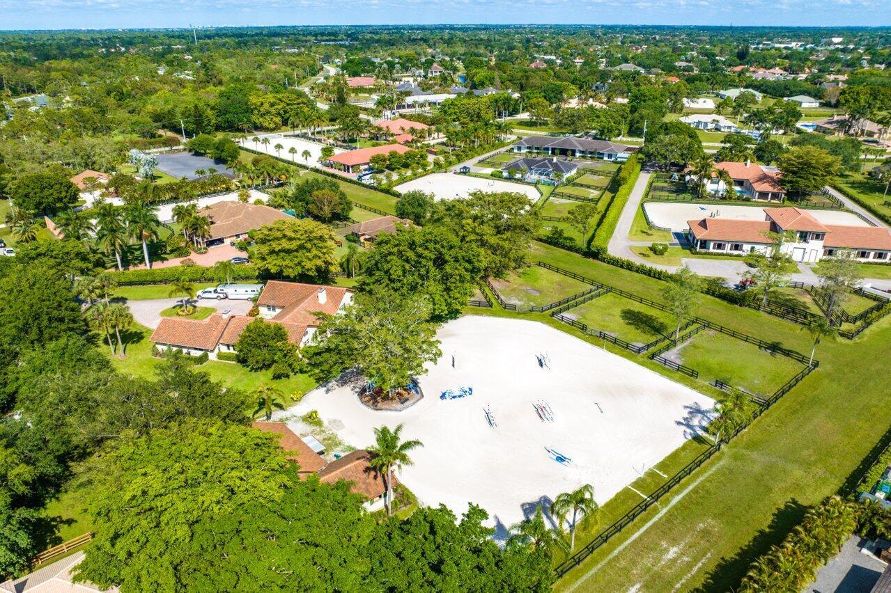 PADDOCK PARK 2 OF WELLING - Residential