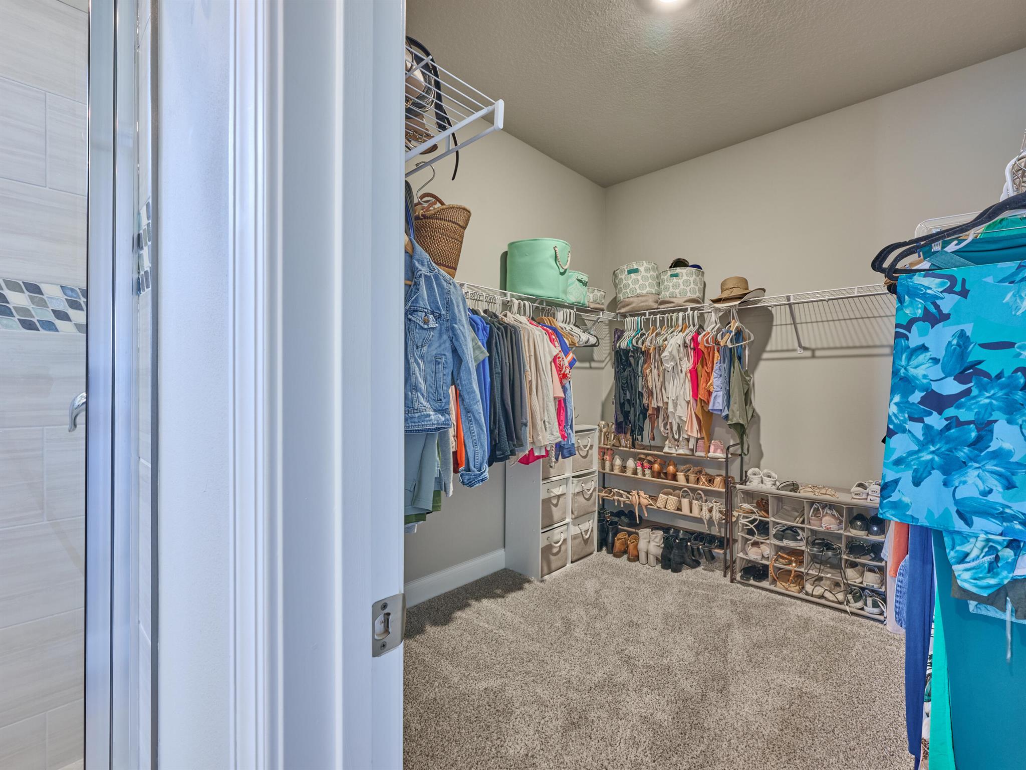 AZALEA - Residential Lease