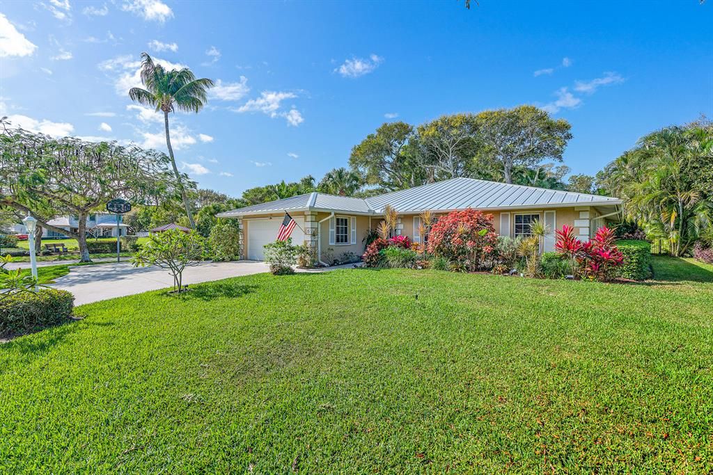 Photo of 6 Lantana Lane, Stuart, FL 34996 (MLS # R10781306)