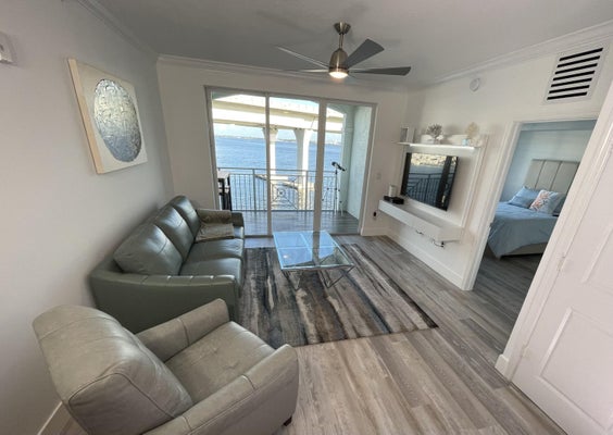 415 NW FLAGLER AVE, STUART, FL 34994 - Image 2e2eef829d868aec366ef78fb4b34a52/386731572