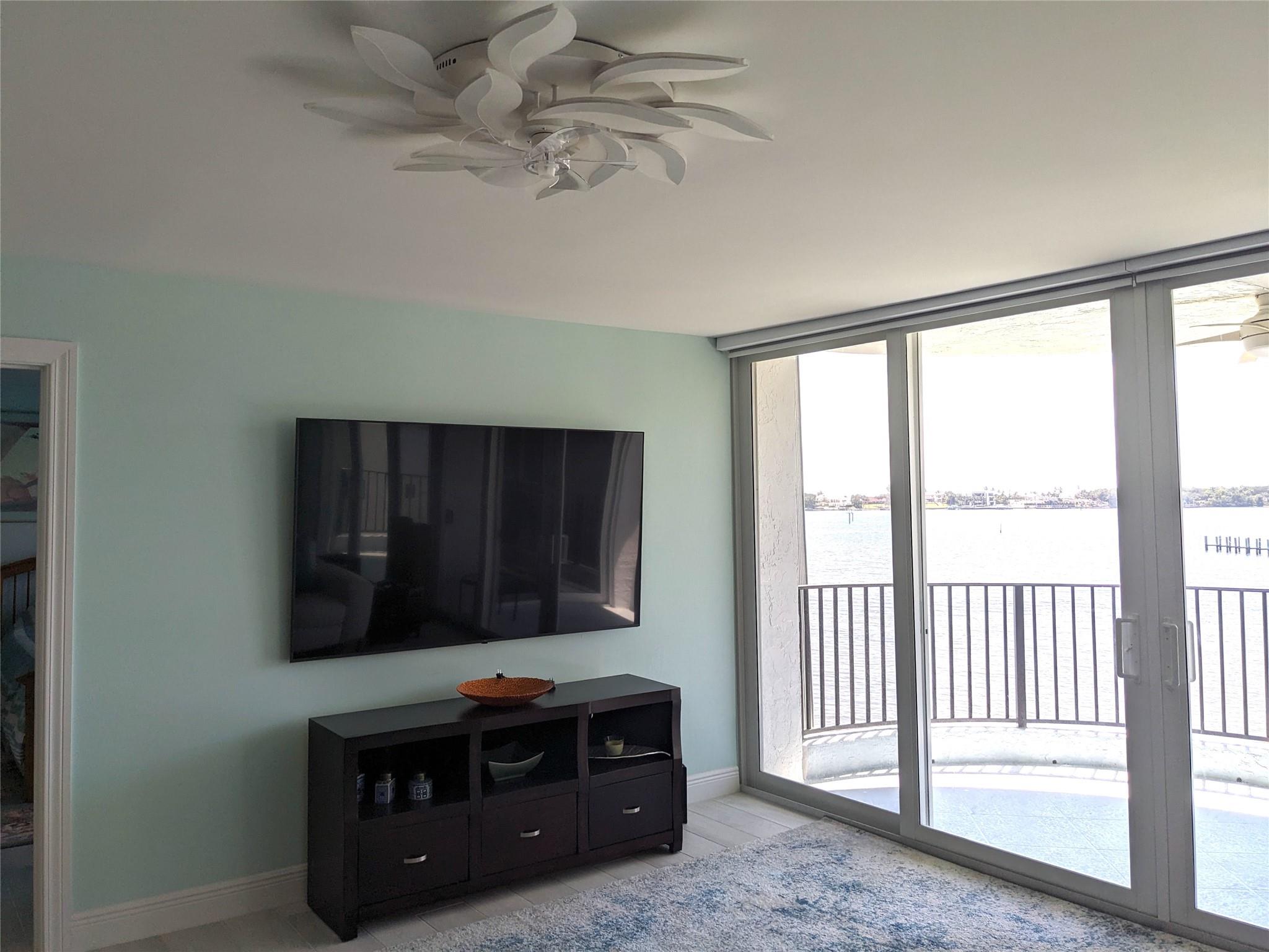 Lakeshore Colony 1 Condo - Residential