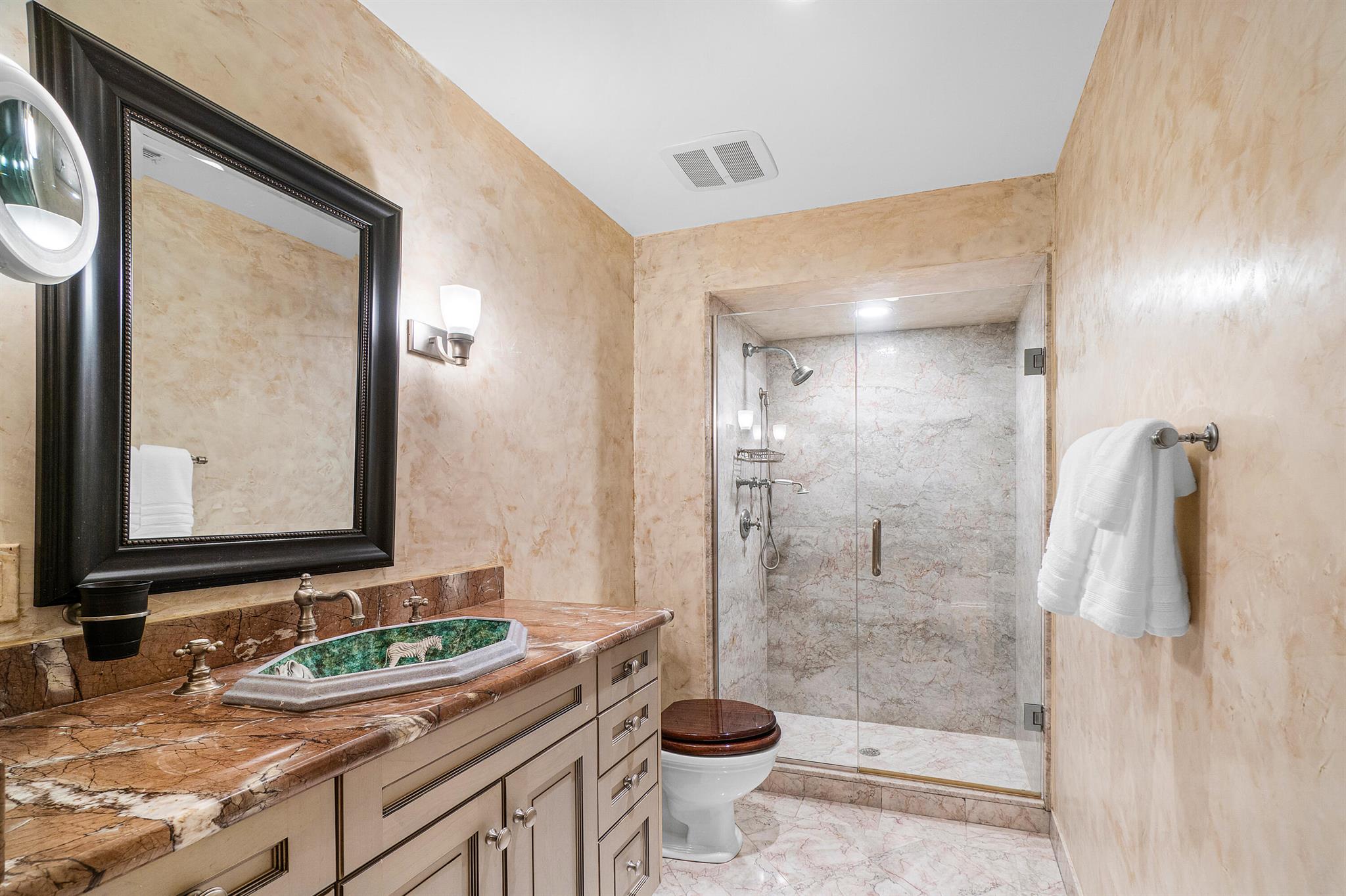 TRES VIDAS OF PALM BEACH - Residential Lease