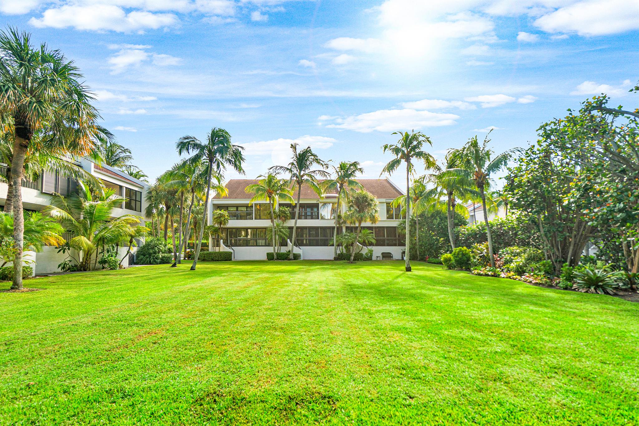 TRES VIDAS OF PALM BEACH - Residential Lease