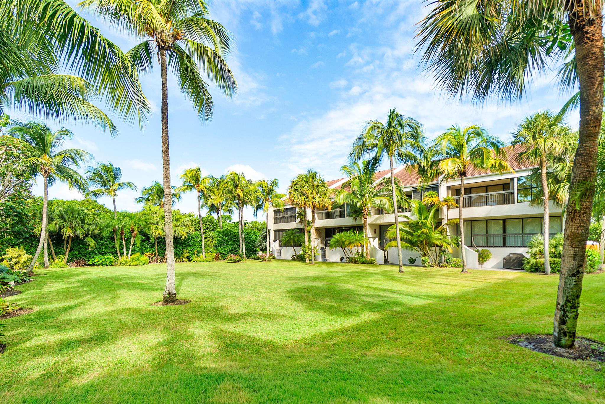 TRES VIDAS OF PALM BEACH - Residential Lease