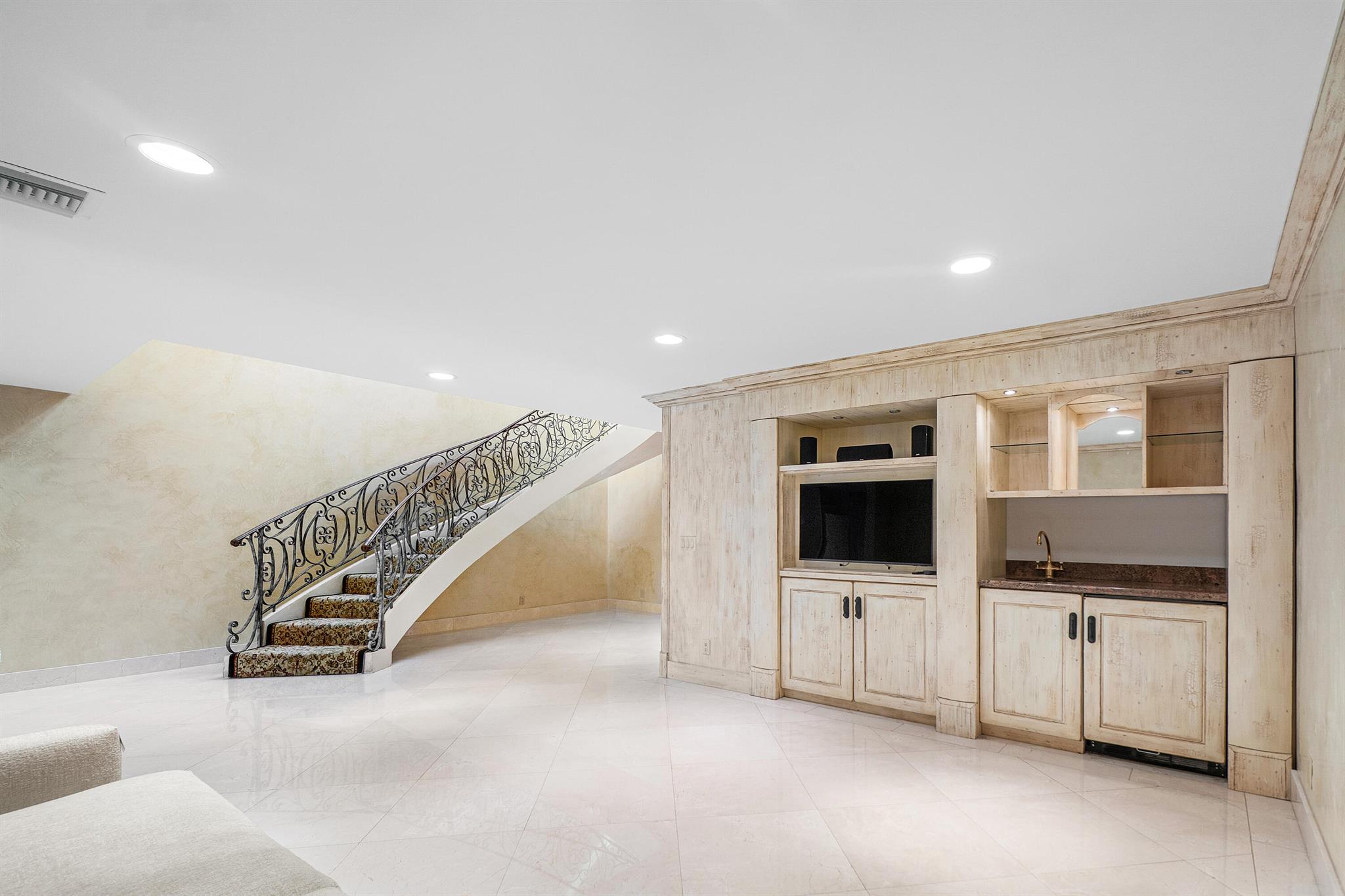 TRES VIDAS OF PALM BEACH - Residential Lease