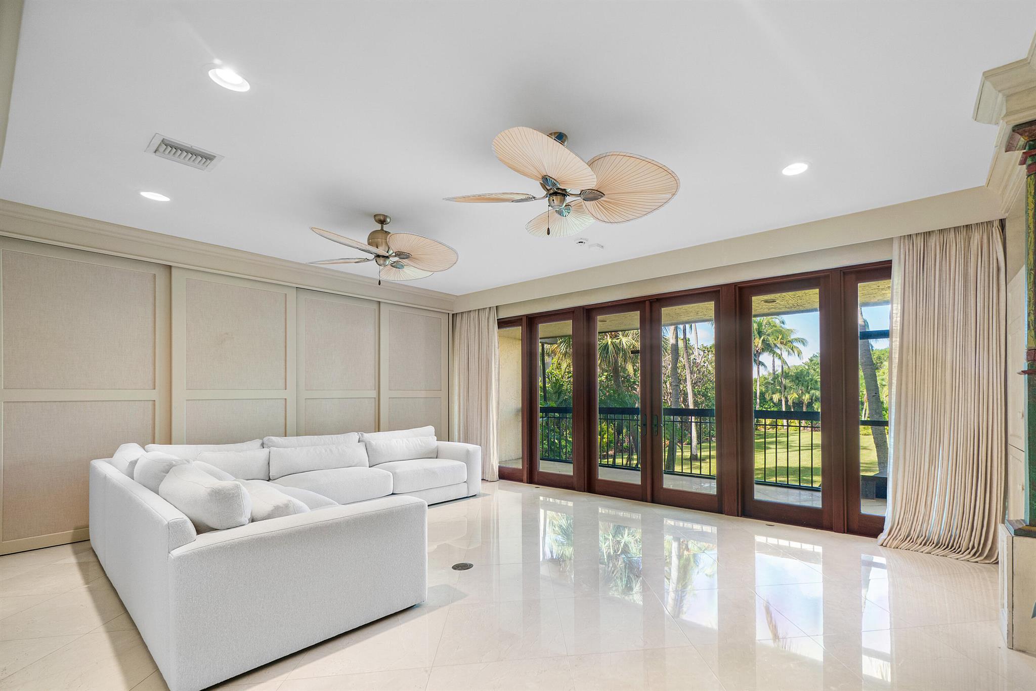TRES VIDAS OF PALM BEACH - Residential Lease