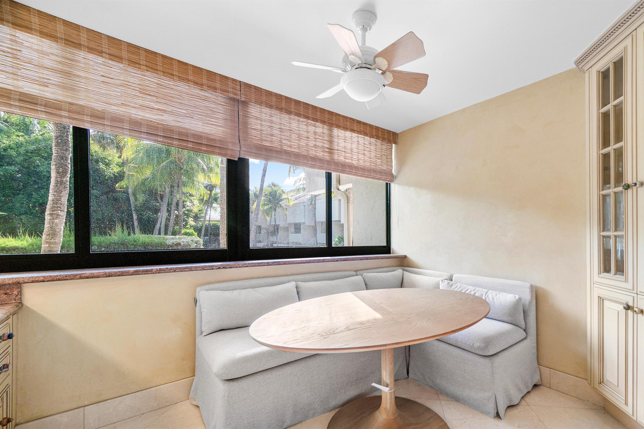 TRES VIDAS OF PALM BEACH - Residential Lease
