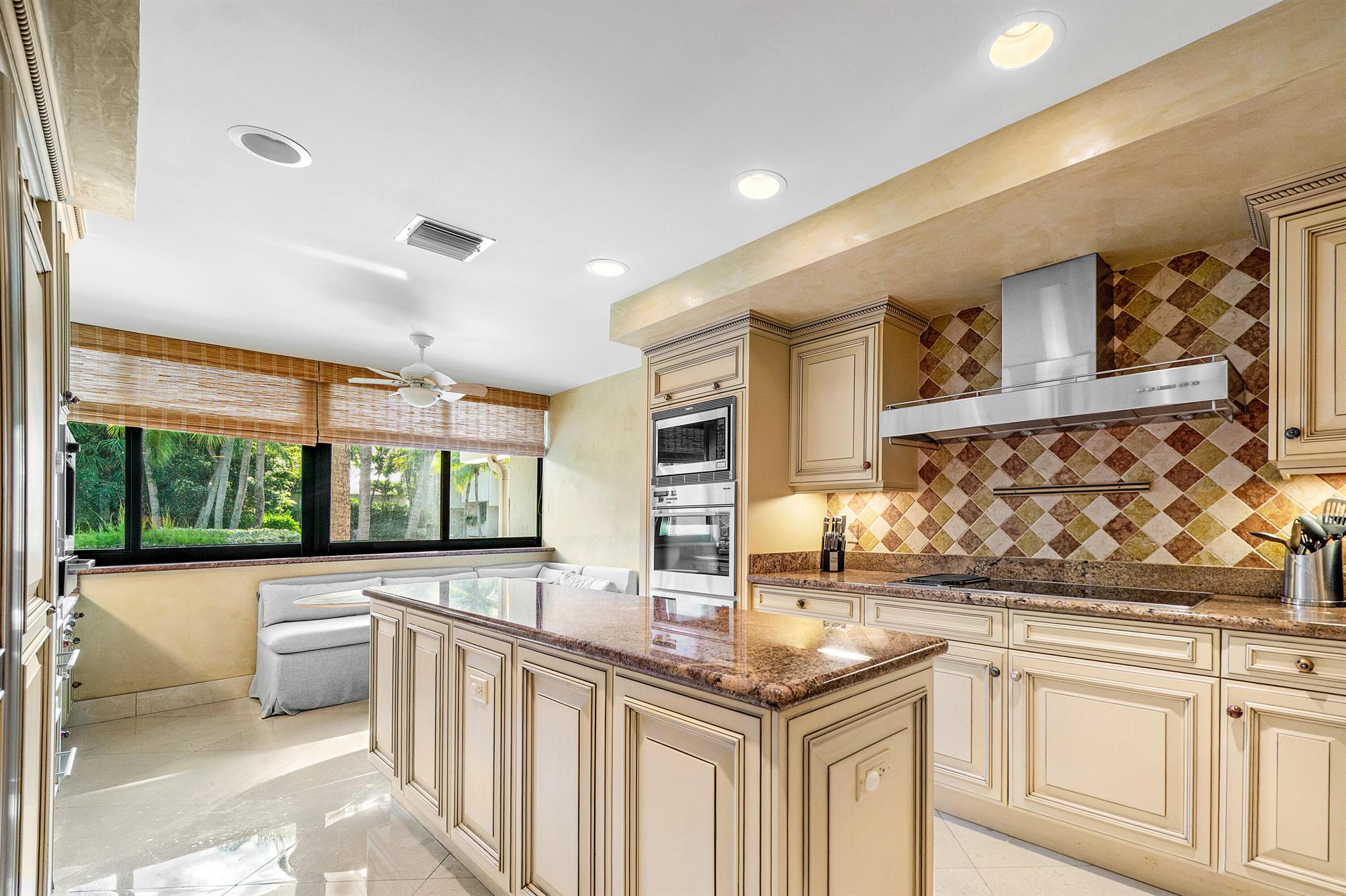 TRES VIDAS OF PALM BEACH - Residential Lease