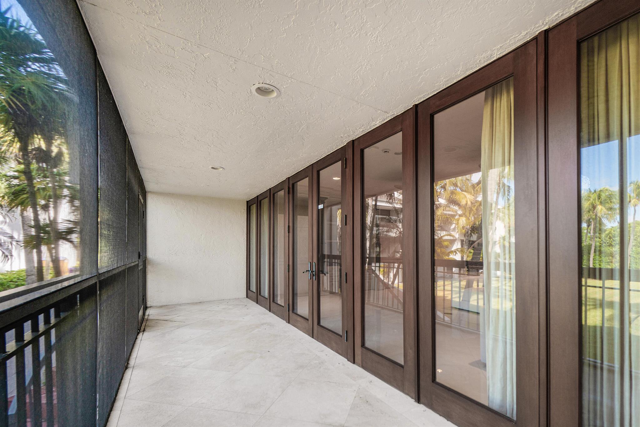 TRES VIDAS OF PALM BEACH - Residential Lease
